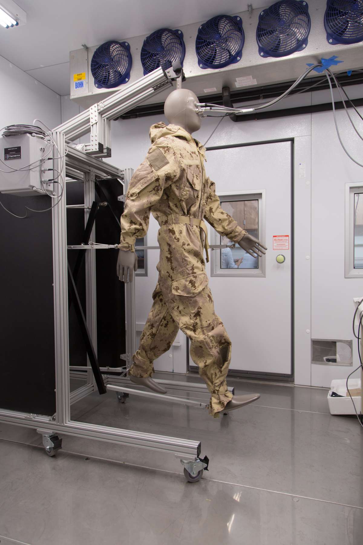 Sweating manikin with walking stand